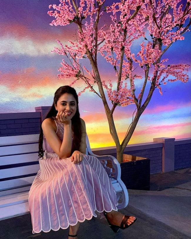 Actor Priyanka Arul Mohan New Instagram Pics